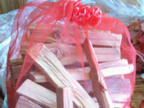 KINDLING